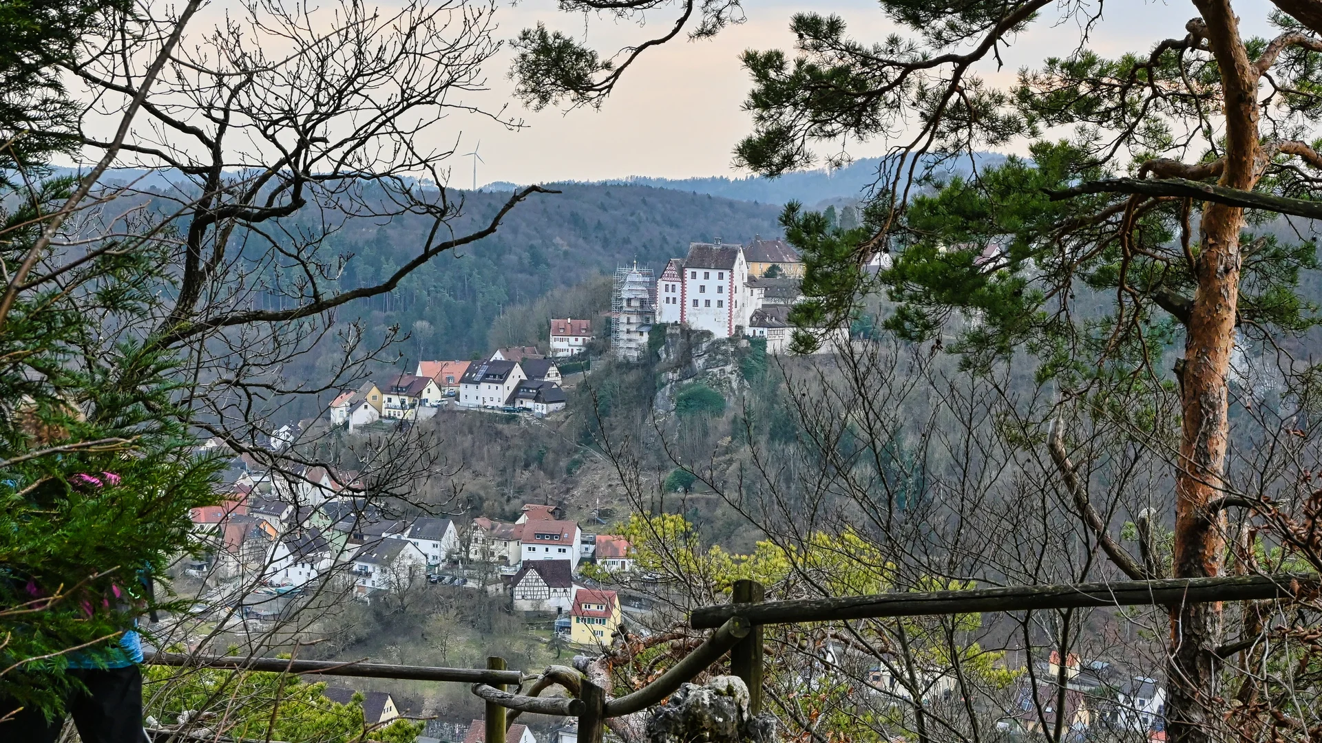 Blick auf Burg Egloffstein | © Wolfgang Stolzenberg | DAV-Feucht