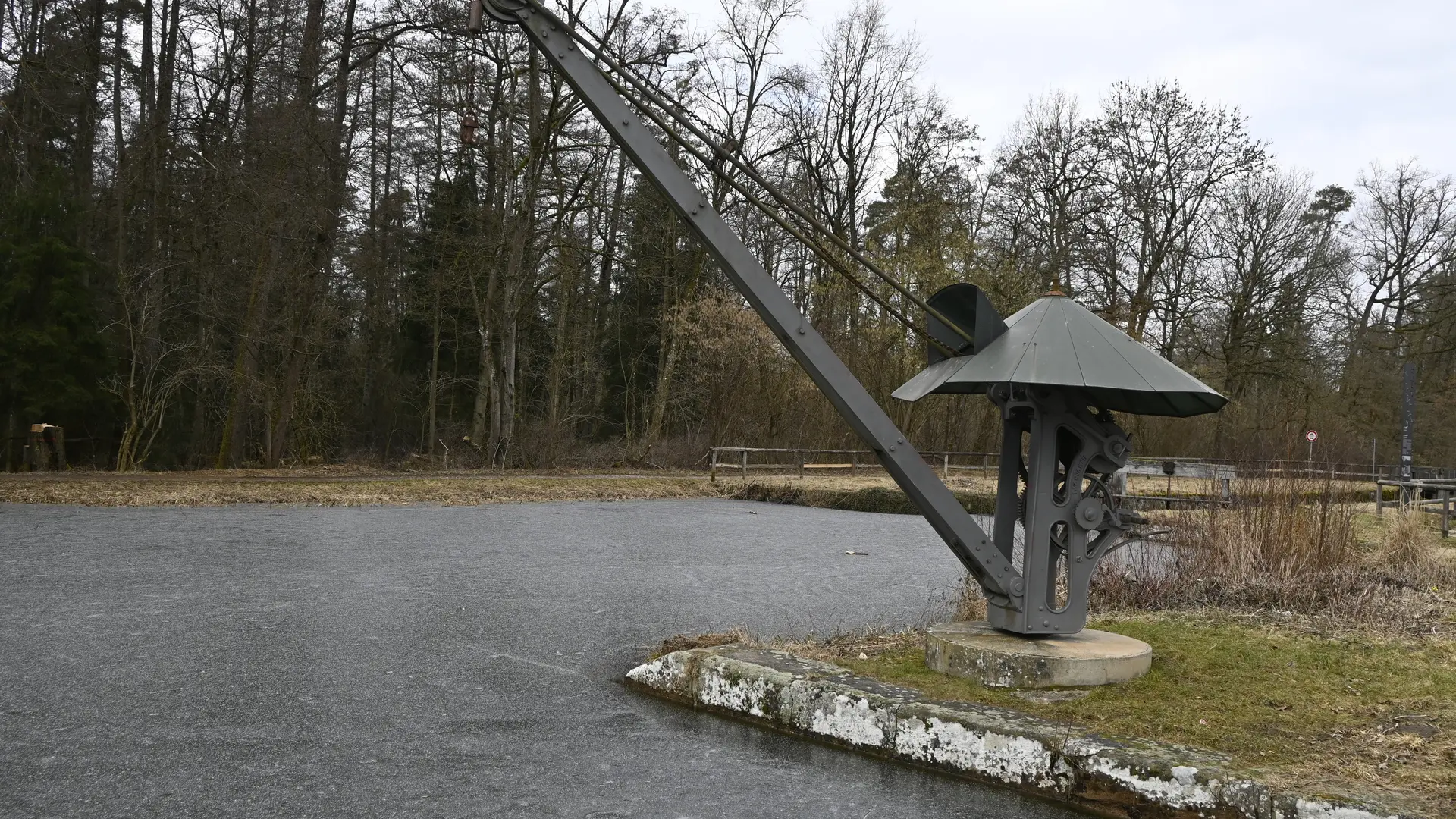 Historische Kran am alten Kanal | © Wolfgang Stolzenberg | DAV-Feucht