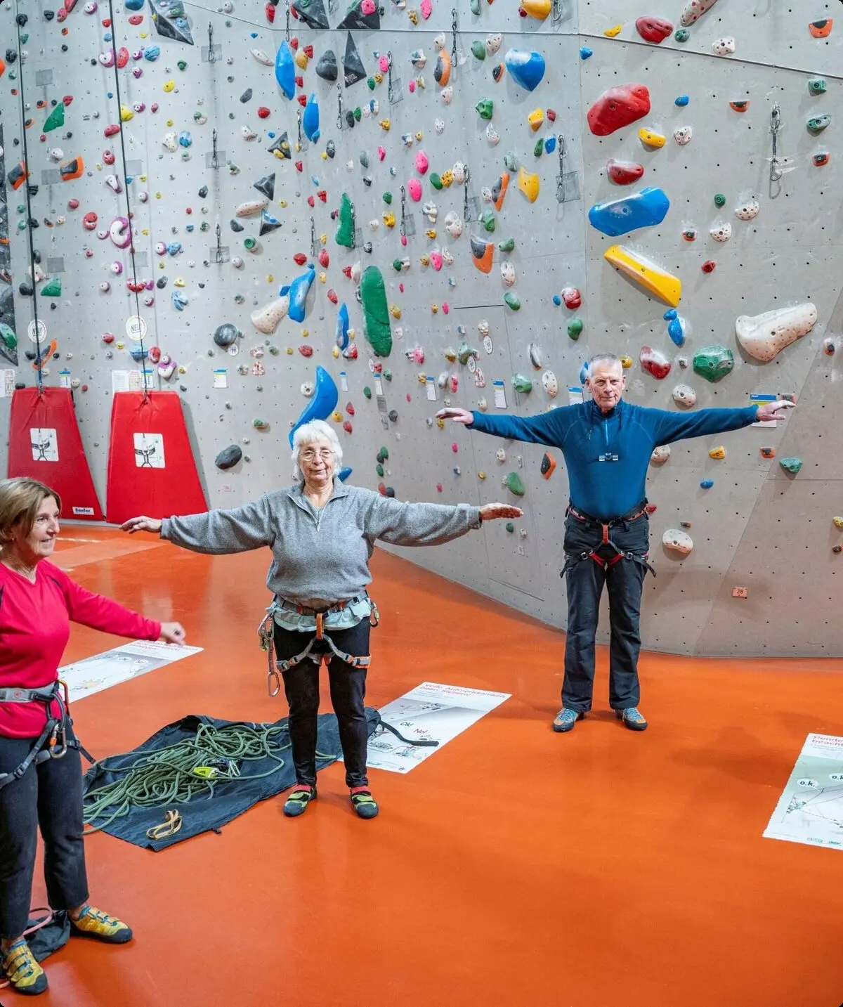 Aufwärmtraining bei der Seniorenklettergruppe | © DAV / Julian Rohn